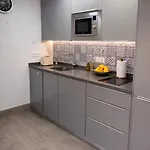 Teatinos 30 * إشبيلية